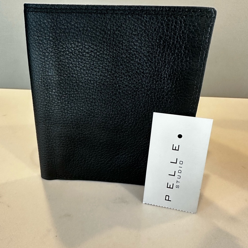 Pelle Studio Black Leather Accessory